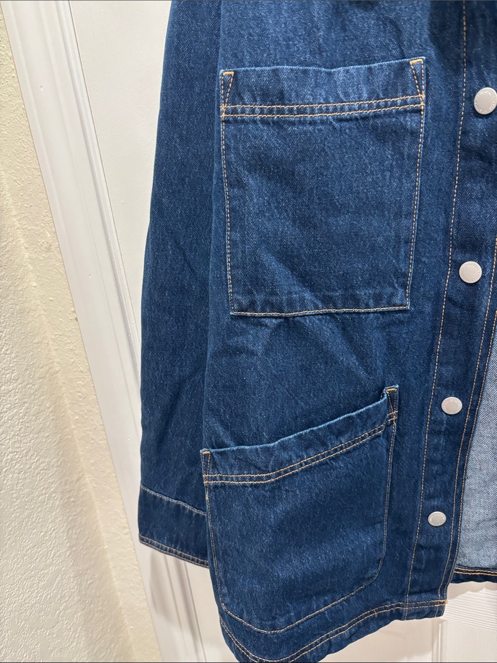 Universal Thread Denim Jacket Dark Wash Snap Front Pockets NWT Oversized Medium - Picture 4 of 8